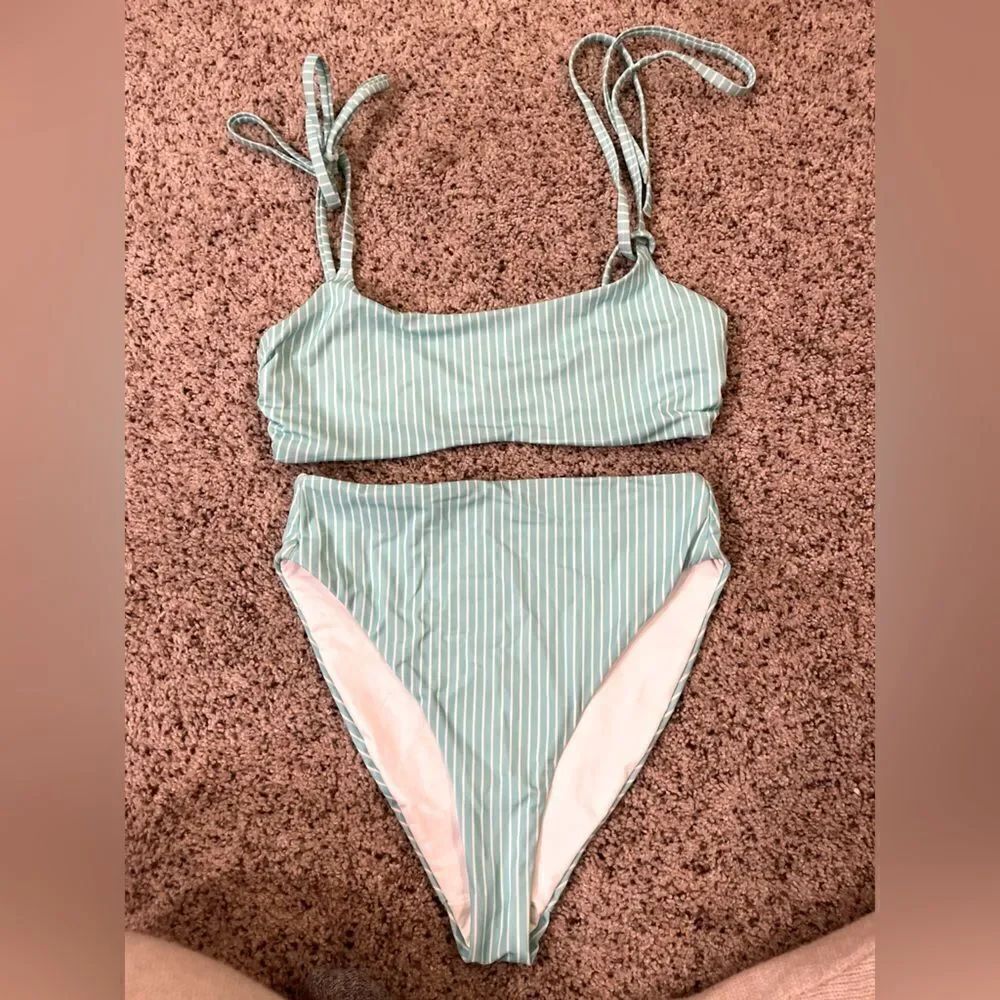 Chelsea 28 bikini